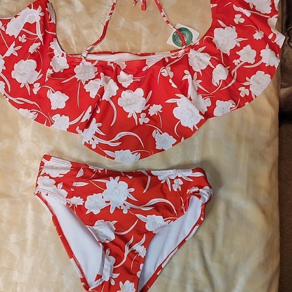 Flirty Ruffled 2-piece Bikini Hawaiian print - Picture 6 of 7